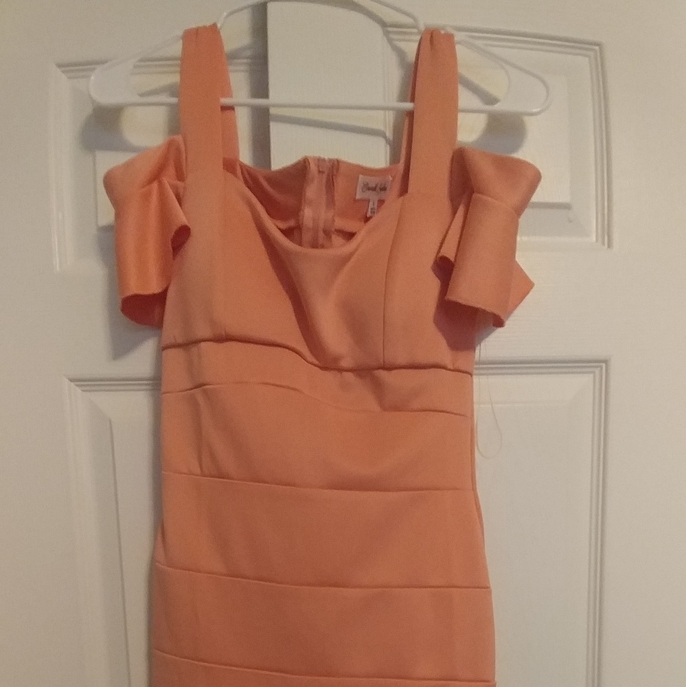 Cold shoulder body on dress